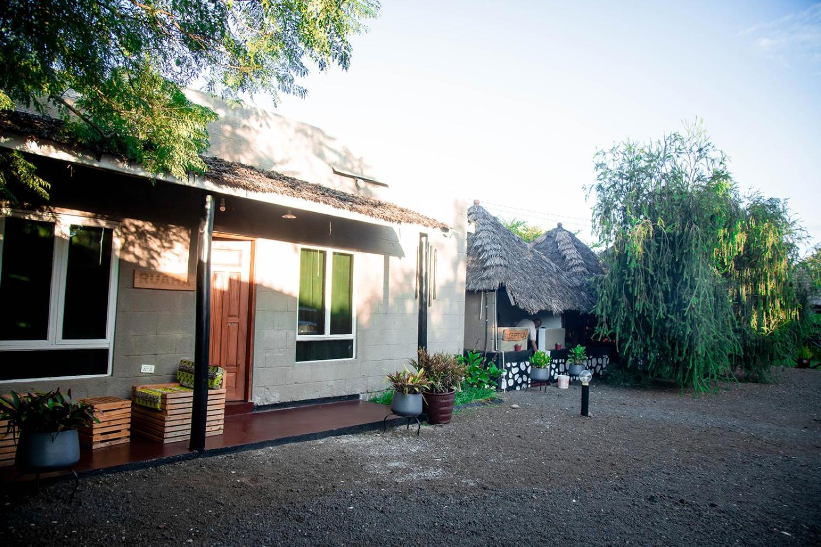Freedom Inn อารูชา ภายนอก รูปภาพ